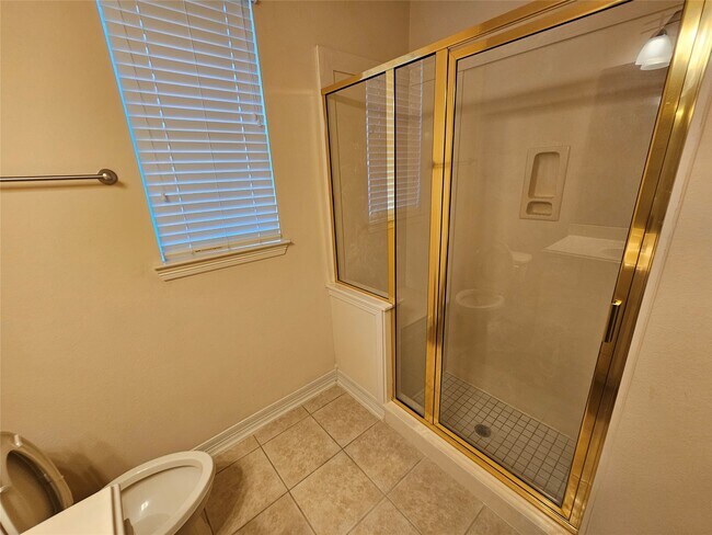 Building Photo - 3218 Waters Edge Dr