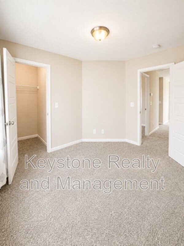 Building Photo - 384 Wingfield Dr