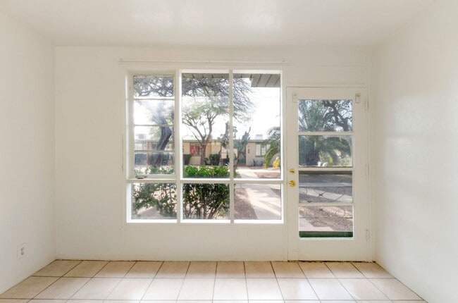 Building Photo - Charming 1-bedroom, 1-bath home in Tucsons most iconic neighborhood!