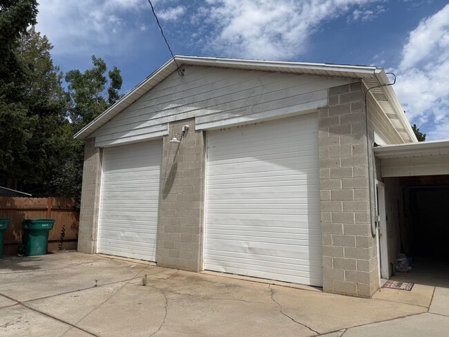 Building Photo - 54 W 250 N