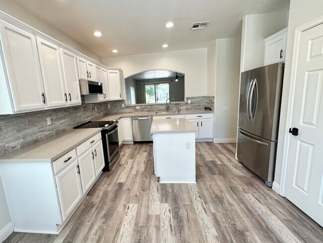 Building Photo - Pristine Single Level 3 Bedroom Home In The Sought After Gated Lagos Vistoso Community in Chandler!