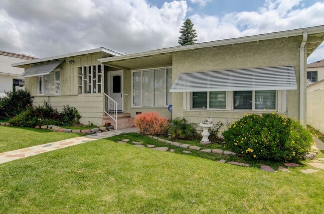 Building Photo - 3-Bed Signal Hill House for Lease