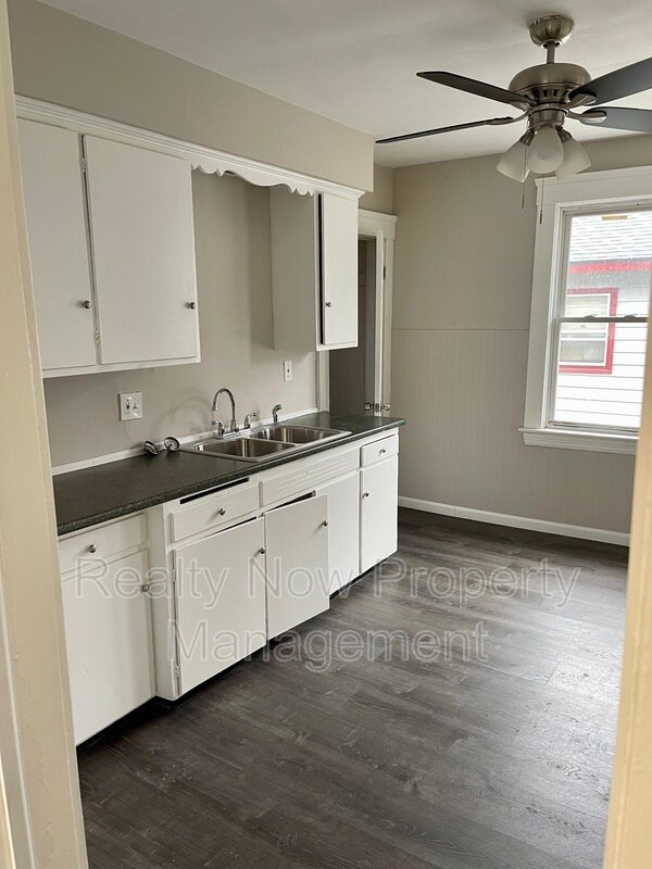 Building Photo - 3302 Woodbridge Ave