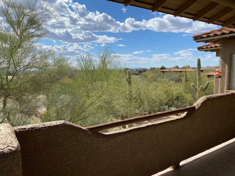 Building Photo - 8880 E Paraiso Dr