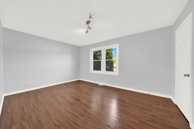 Building Photo - 234 Dakota Ct