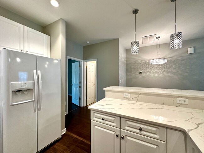 Building Photo - 3/3 Townhome in West of the Ashley!