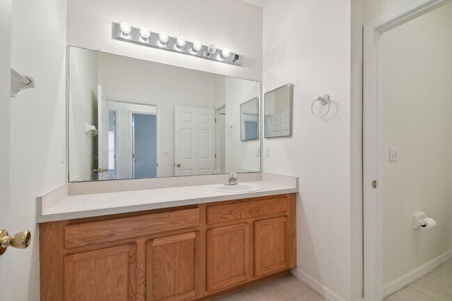 Building Photo - 9619 Cypress Harbor Dr