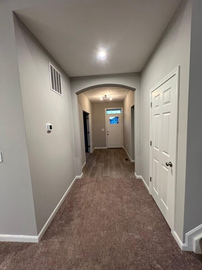 Building Photo - 6976 Briarcliff Ct