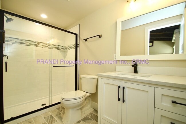 Building Photo - Beautifully Remodeled Corte Madera Home!