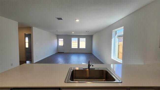 Building Photo - 6418 Begonia Trellis Dr