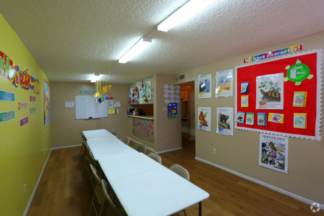 Kid Center - Braeswood Oaks Apartments