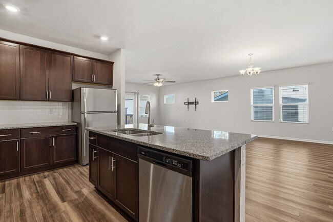 Building Photo - GREAT HOME IN LAKEVIEW RIDGE IN GROWING FUQUAY-VARINA