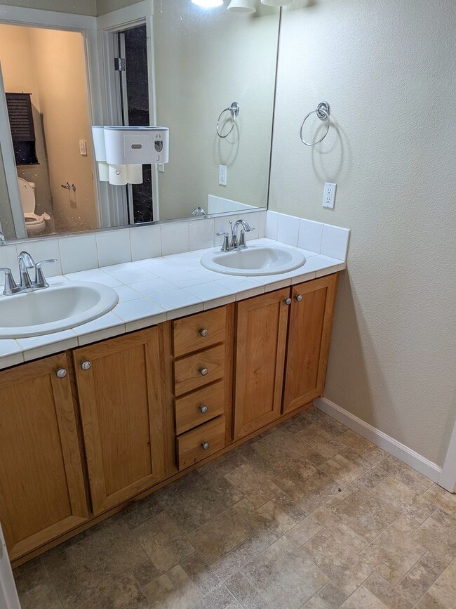 Building Photo - 1382 Glacier View St SE