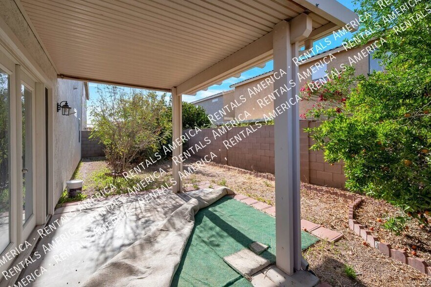 Building Photo - 2720 E Indian Wells Pl