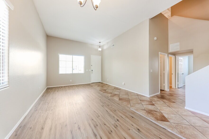 Building Photo - 40810 N Hudson Ct