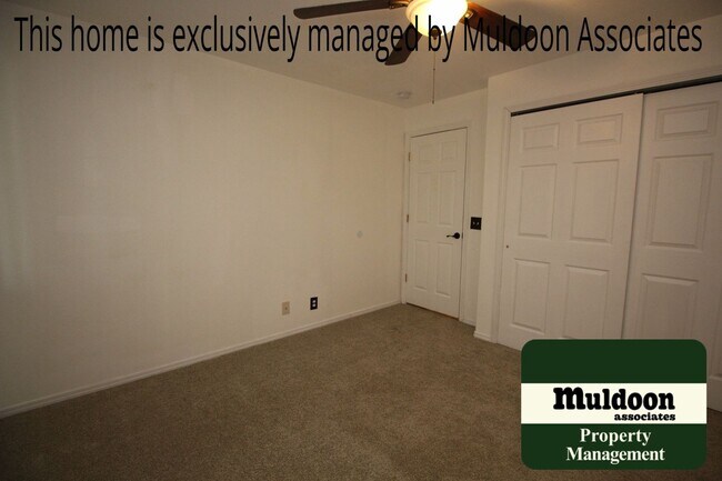 Building Photo - Strawberry Field gated community condo