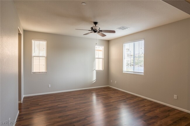 Building Photo - 3012 Camino Largo Ave