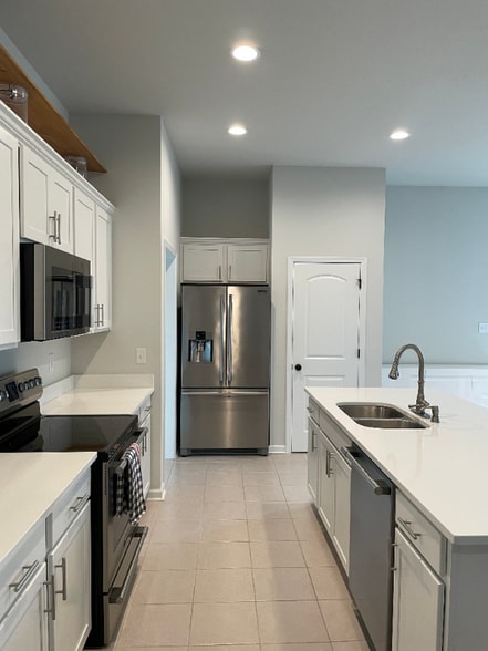 Building Photo - 1038 Gentle Wind Dr