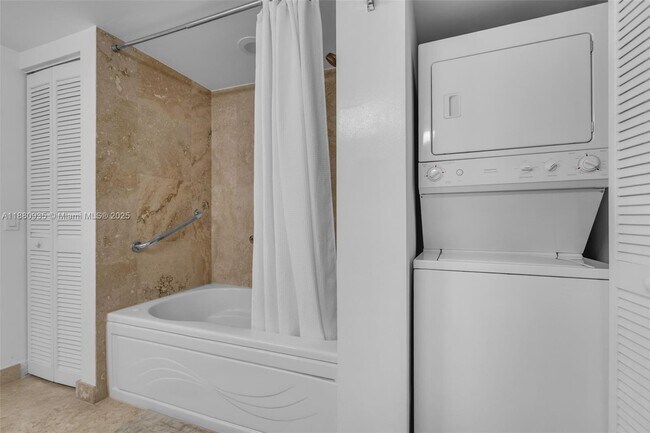 Building Photo - 41 SE 5th St