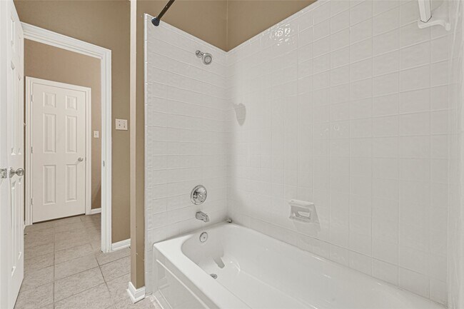 Building Photo - 4314 Amber Lake Dr