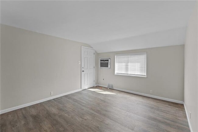 Building Photo - 6812 Grand Ave