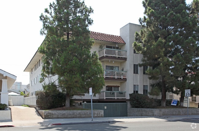 Primary Photo - Mission Tower