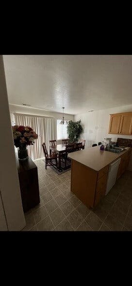 Building Photo - 1602 N Stevens Dr