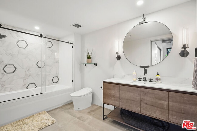 Building Photo - 1100 S Grand Ave