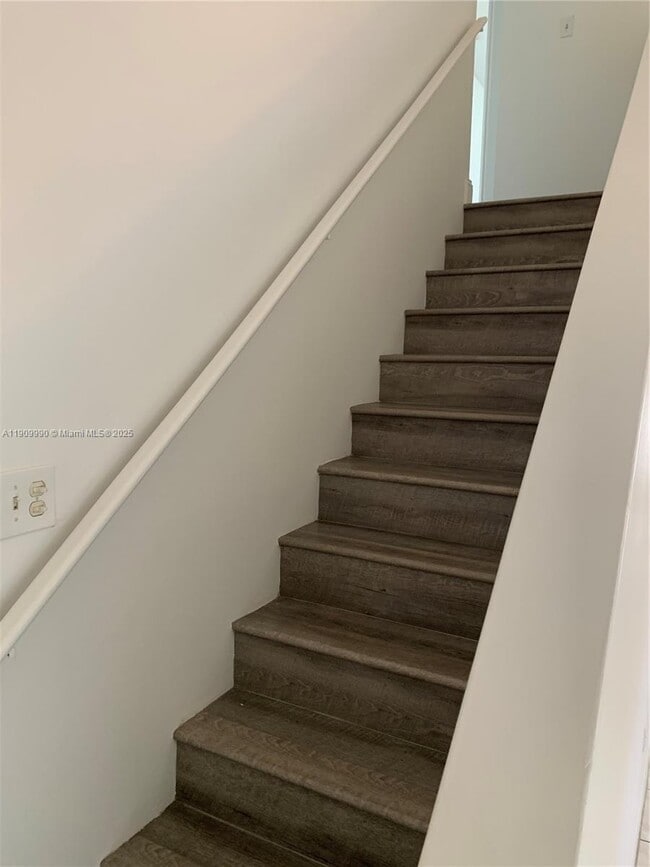 Building Photo - 1246 NW 125th Terrace