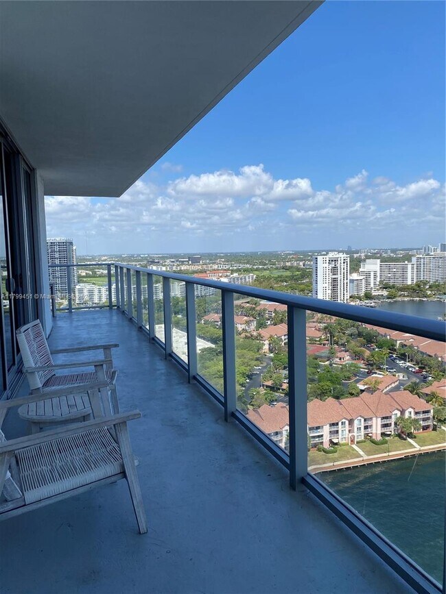Building Photo - 4010 S Ocean Dr