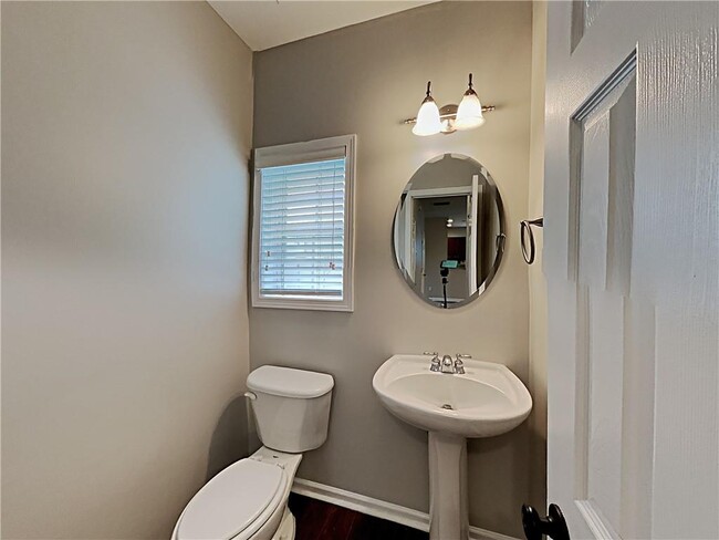 Building Photo - 2184 Longmont Dr