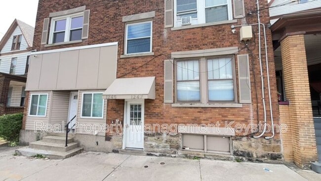 Building Photo - 1247 Chartiers Ave