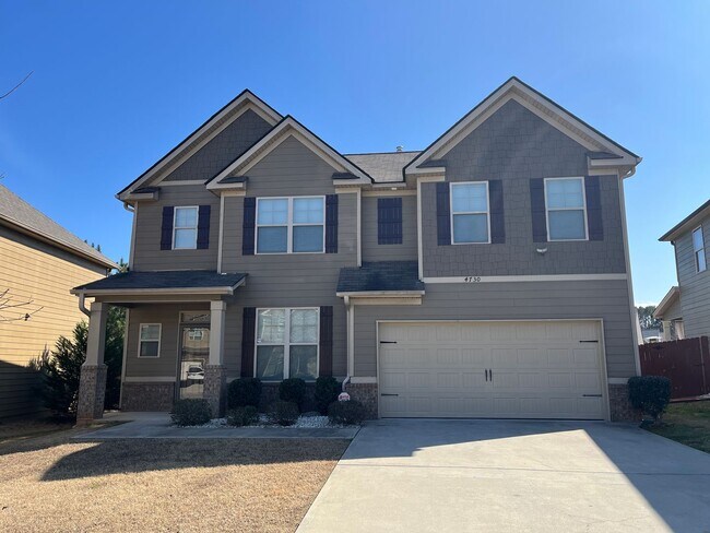 Primary Photo - Beautiful 4 bedroom, 2.5 bathroom home In ...