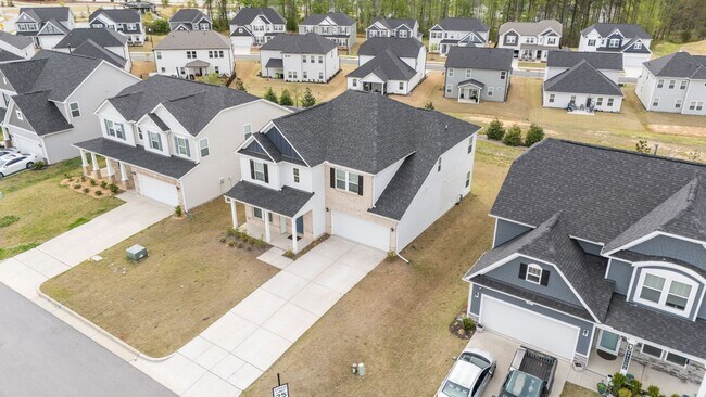 Building Photo - 629 Longstanton Ave