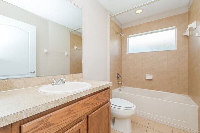 Building Photo - 1010 Larwood Pine Dr