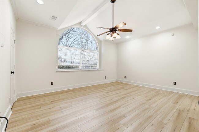 Building Photo - 5518 Australia Ct