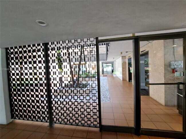 Building Photo - 100 Ocean Ln Dr