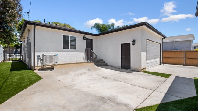 Building Photo - 7913 Milton Ave