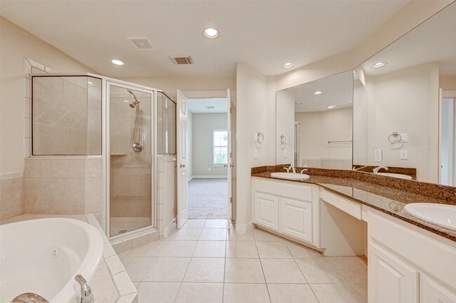 Building Photo - 13607 Brookbluff Ln