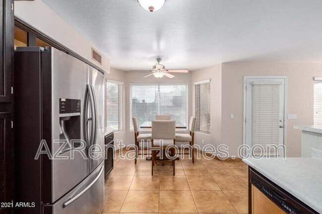Building Photo - 3618 N Santiago Cir