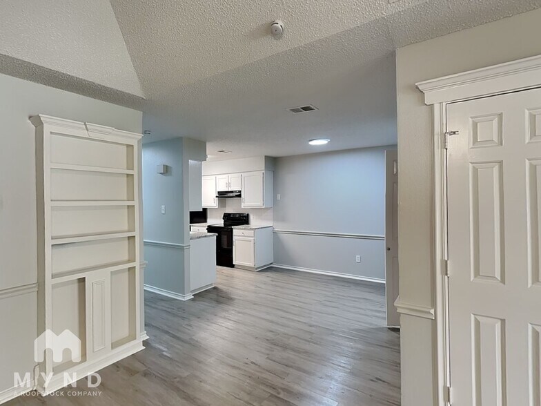 Building Photo - 6518 Oak Forest Ct