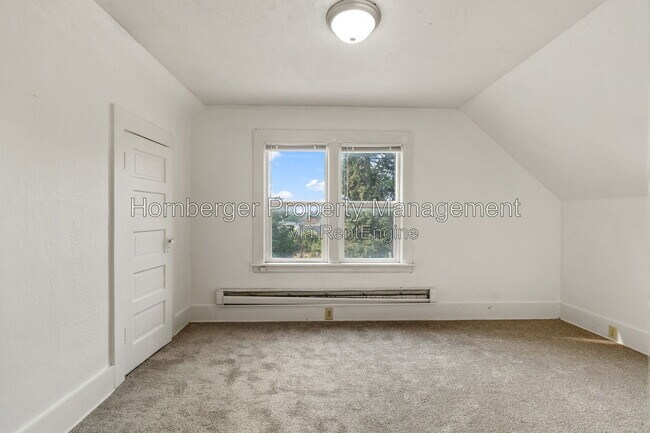 Building Photo - 1504 W Alice Ave