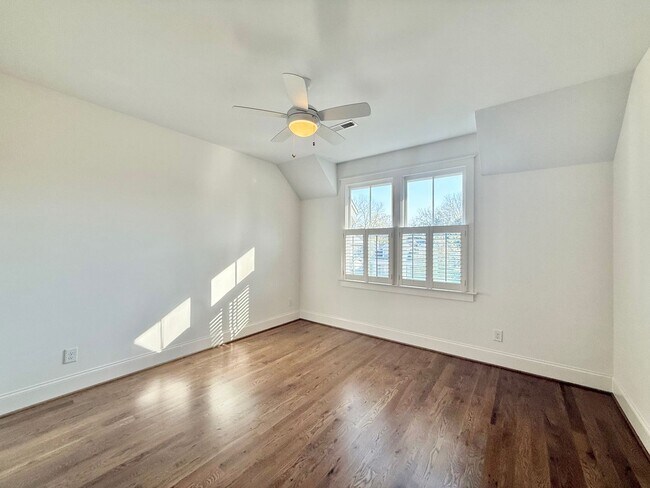 Building Photo - Custom Built 4BD, 3.5BA Five Points Home with a Bonus Room & Fenced Yard