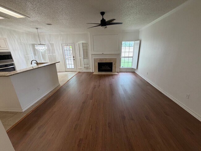 Building Photo - 8320 Mountainview Dr