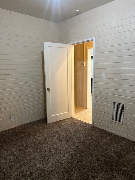 Building Photo - 66435 Acoma Ave