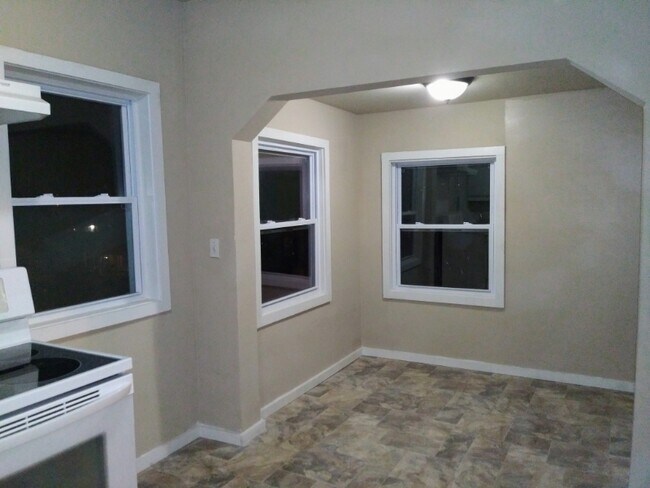 Building Photo - 3540 Cleveland Ave.