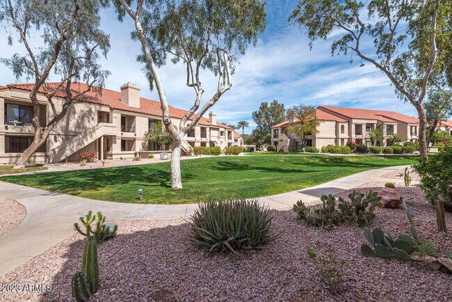Building Photo - "Experience Tranquil Living: Beautiful 2-Bed, 2-Bath Condo with amazing amenities in Scottsdale!"