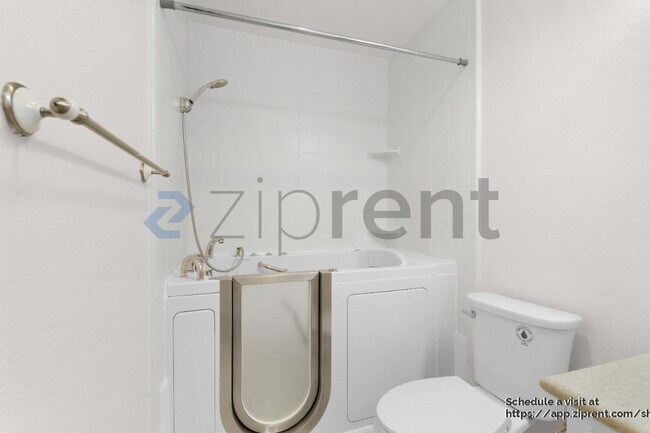 Building Photo - 8361 Delicato Way