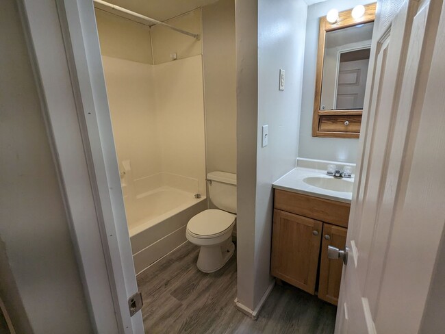 Building Photo - Newly Updated & Available NOW!!  2 Bedroom...