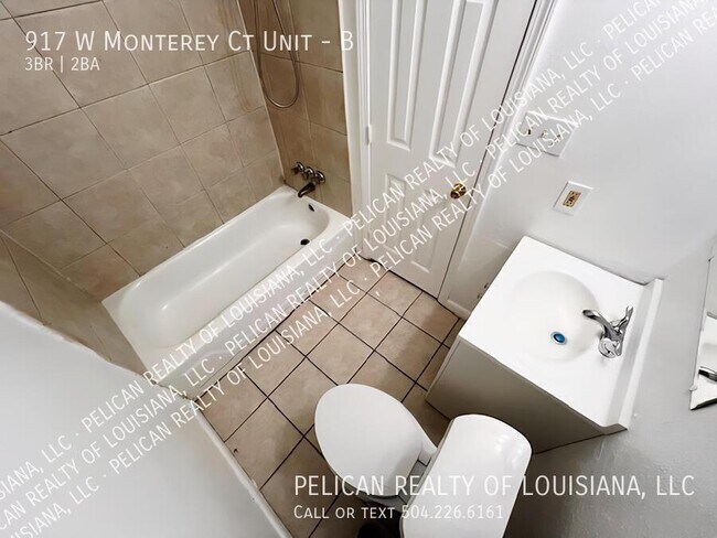 Building Photo - 917 Monterey Ct S